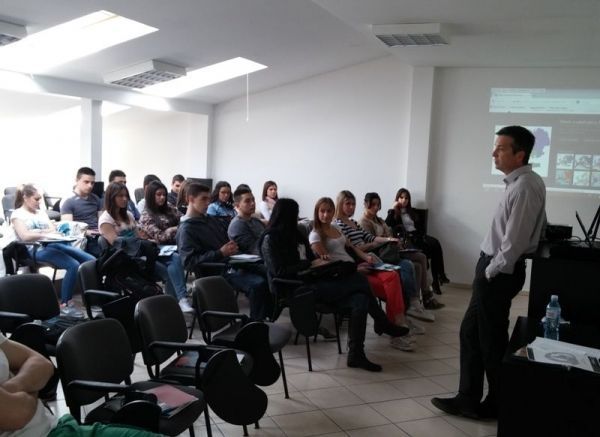 Predavanja profesora Fakulteta za ekonomiju i inženjerski menadžment u Novom Sadu maturantima srednje ekonomske &scaron;kole &bdquo;Svetozar Miletić" iz Novog Sada