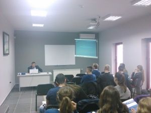 Đaci gimnazije "Jovan Jovanović Zmaj" odslu&scaron;ali predavanje na temu "Preduzetničke ve&scaron;tine &ndash; uslovi za razvoj preduzetni&scaron;tva&bdquo;