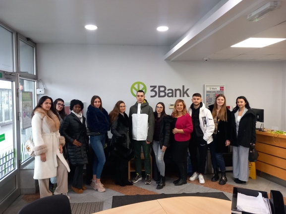 STUDENTSKA POSETA BANCI